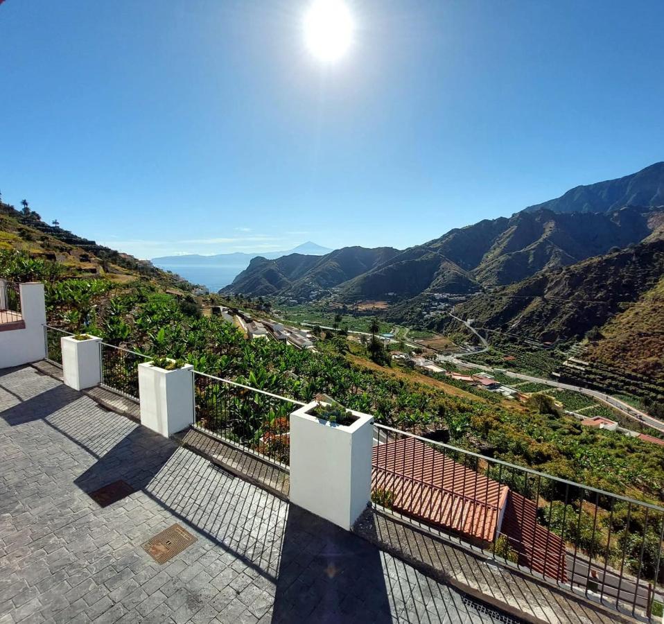 Casa La Sabina Roja 1 - Casa Con Impresionantes Vistas Sobre Hermigua Y El Mar Exterior photo