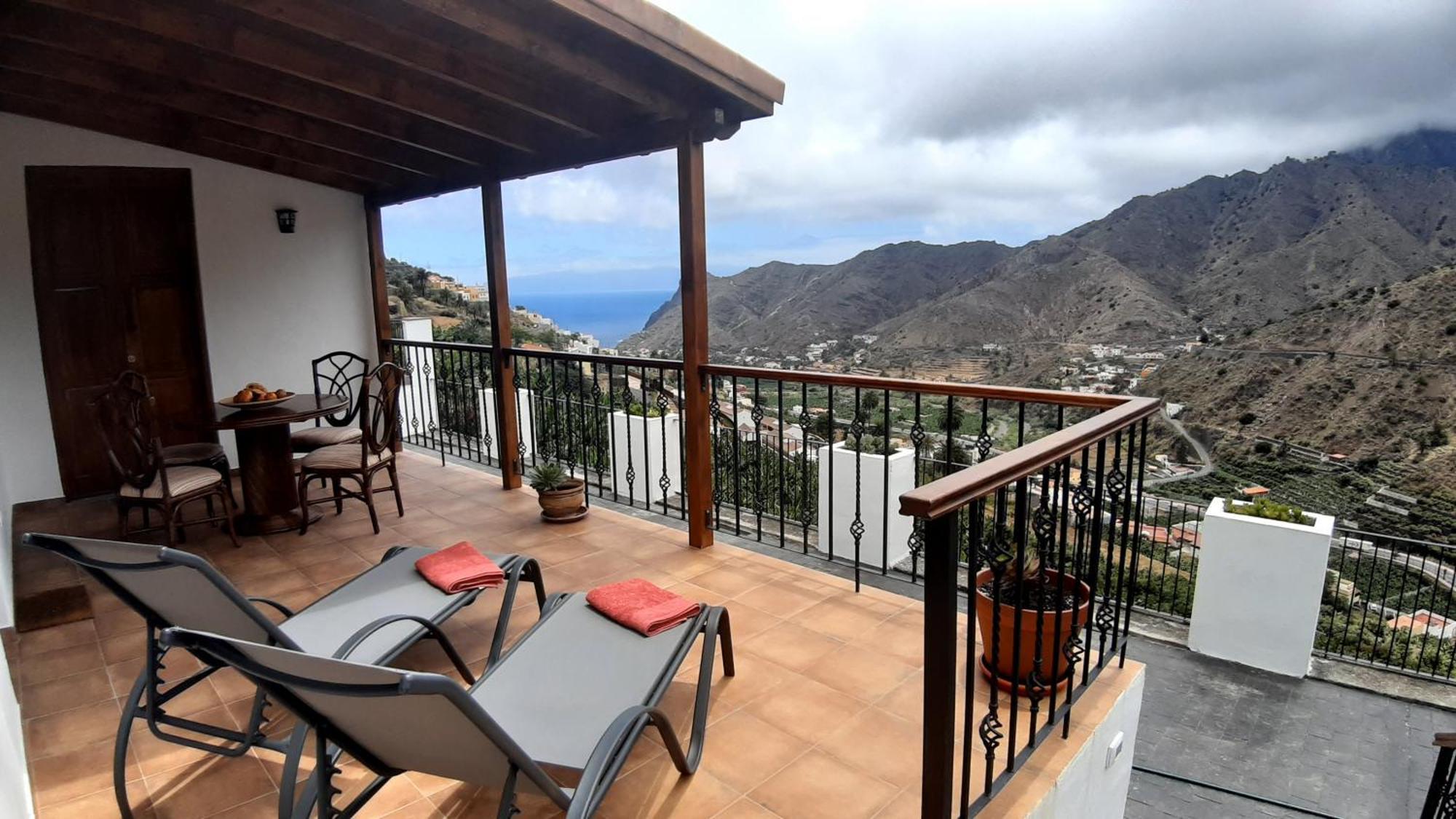 Casa La Sabina Roja 1 - Casa Con Impresionantes Vistas Sobre Hermigua Y El Mar Exterior photo
